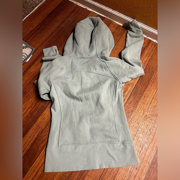 Lululemon - Picture 4 of 7